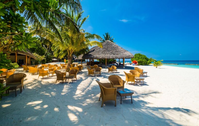 Maldives Beach Castles & Island Hopping: Paradise Whispers